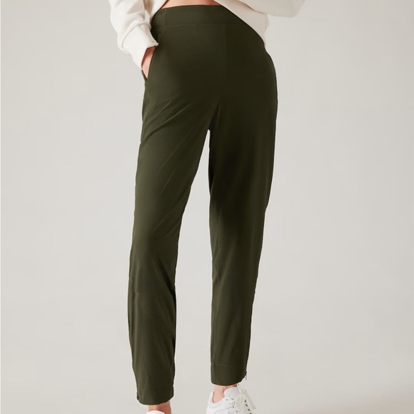 NWT Athleta Brooklyn Heights Jogger - Picture 1 of 6